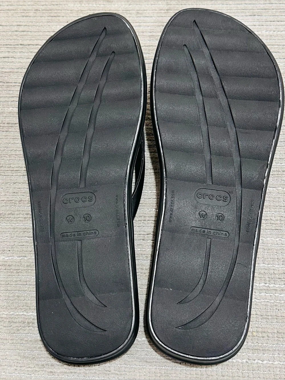 Crocs Sandals Womens 10 Flip Flops Black Slip On Open Toe Casual Comfort Fats